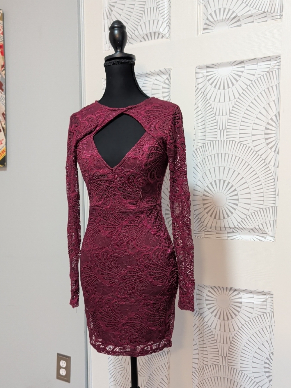 Burgundy Lace Long Sleeve Bodycon Keyhole Front Dress